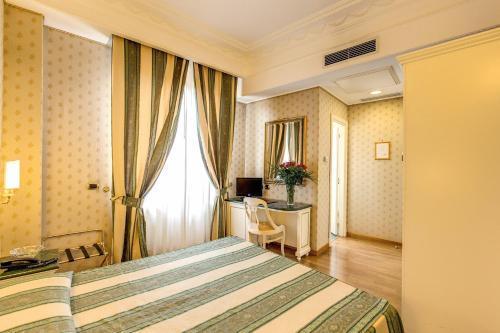 Hotel La Lumiere di Piazza di Spagna - Tap to explore photos