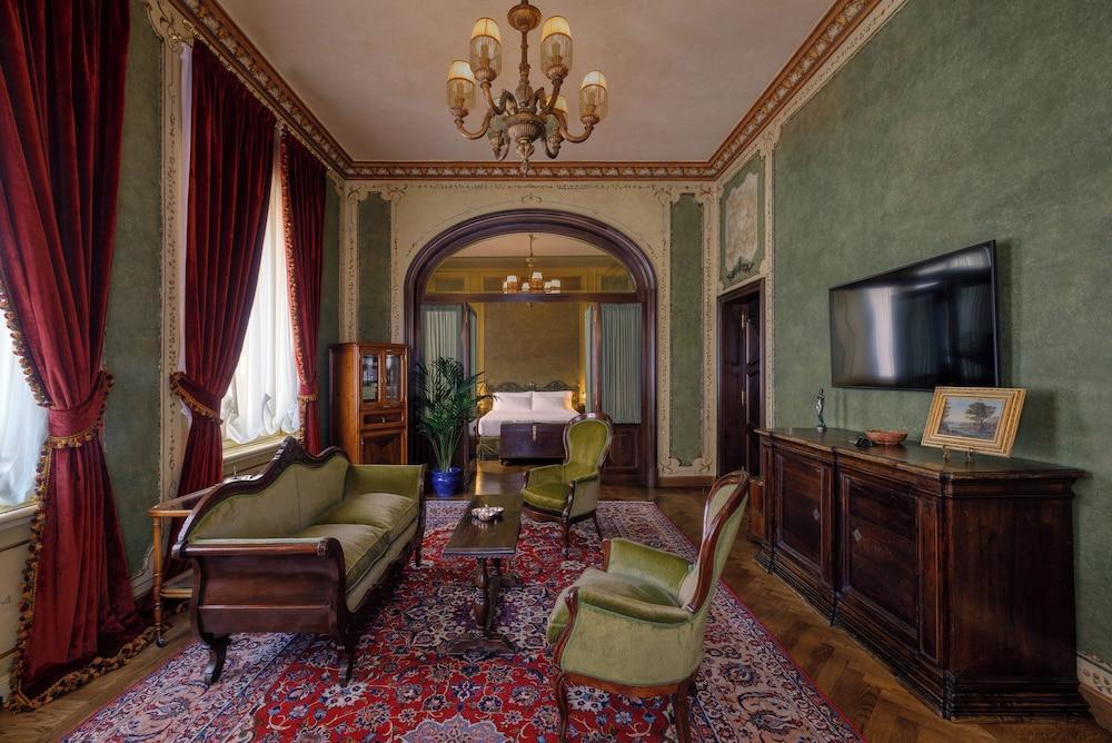 Hotel Locarno Room Type - Suite, City View