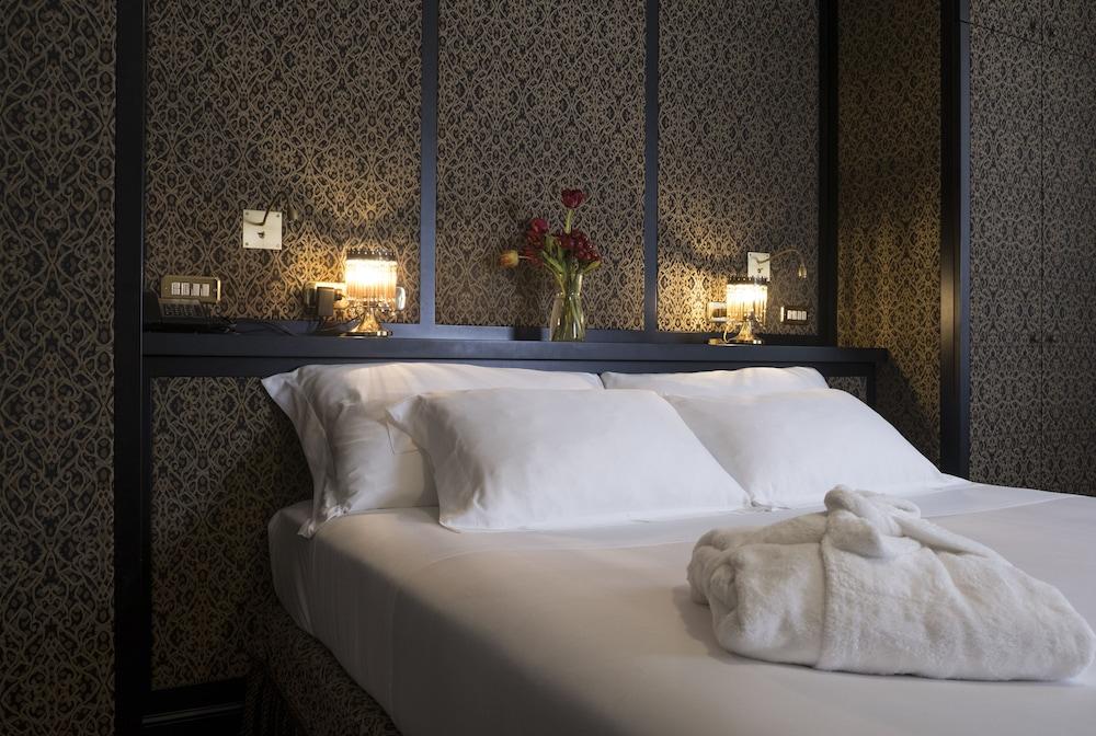 Hotel Locarno - Tap to explore photos