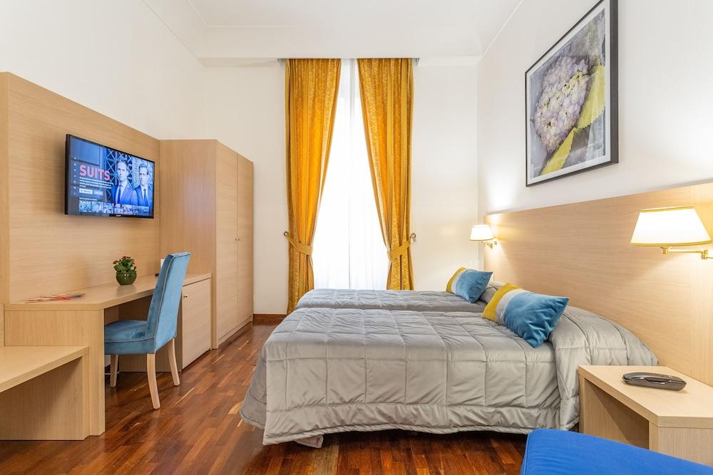 Hotel Medici Room Type - Triple Room (Small)