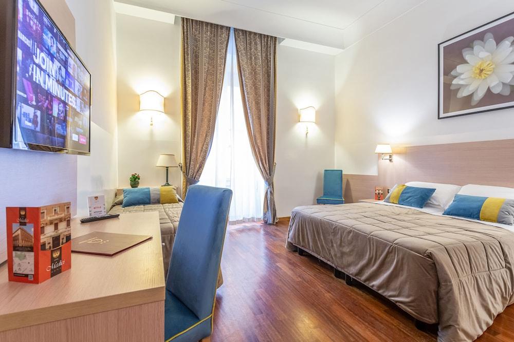 Hotel Medici Room Type - Quadruple Room (Small) Hotel Medici Room Type - Quadruple Room (Small)