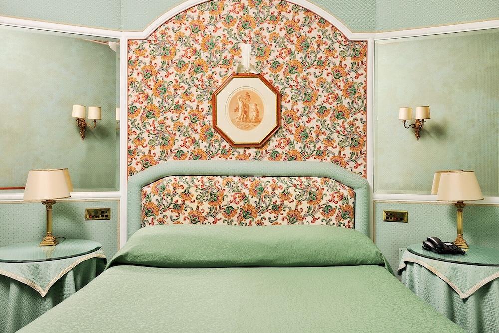 Mecenate Palace Room Type - Classic Double Room