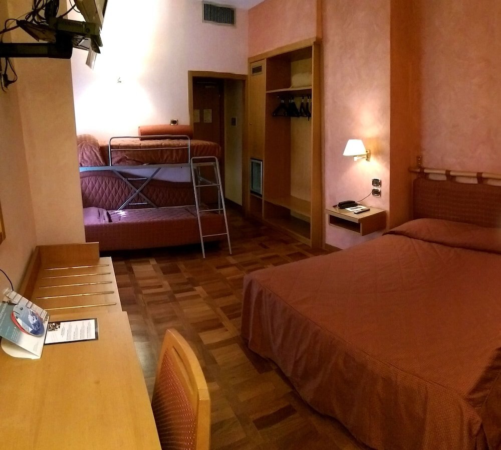 Hotel Meeting Room Type - Triple Room