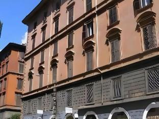 Hotel Milo - Tap to explore photos