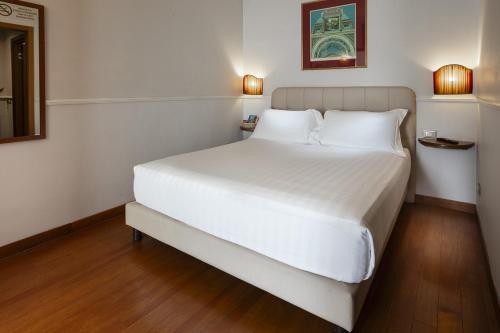 Hotel Milton Roma - Tap to explore photos