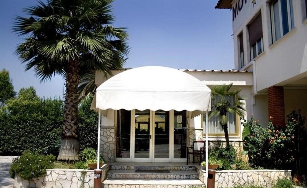 Hotel Salaria - Tap to explore photos