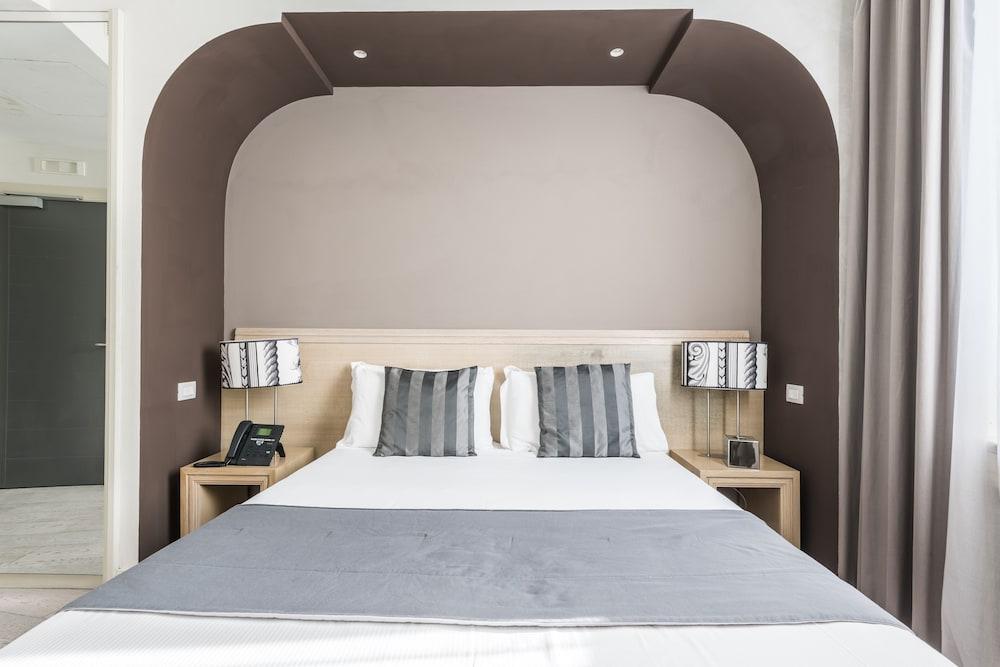 Smart Hotel Pincio - Tap to explore photos