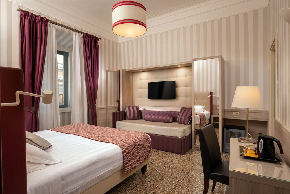 Hotel Nord Nuova Roma - Tap to explore photos