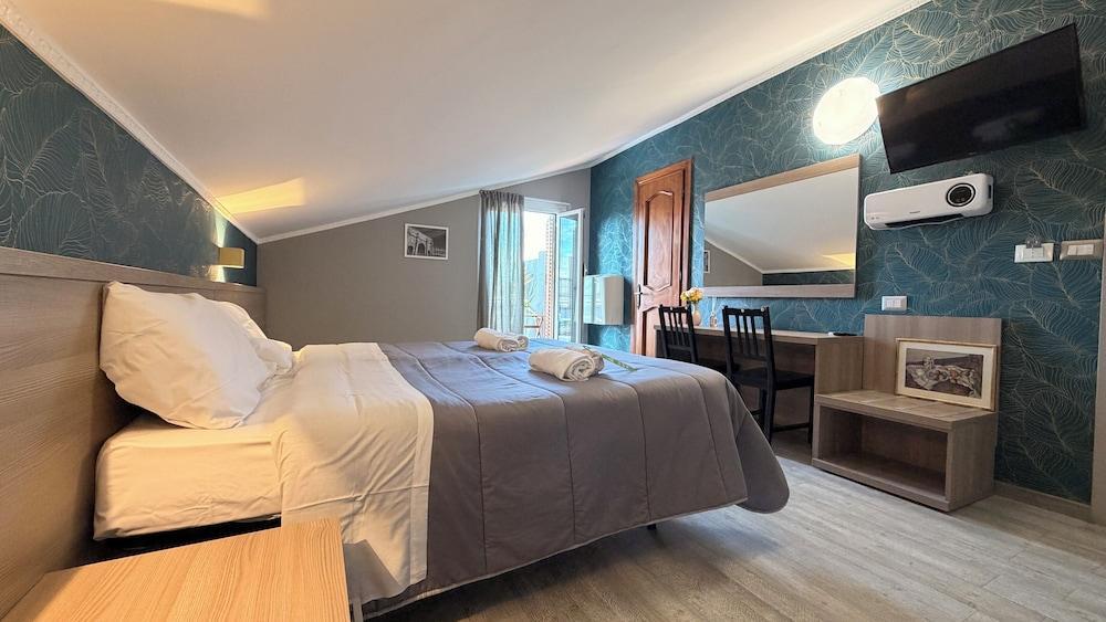 Concorde Room Type - Double Room, Balcony