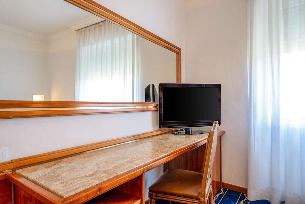Quality Hotel Nova Domus - Tap to explore photos