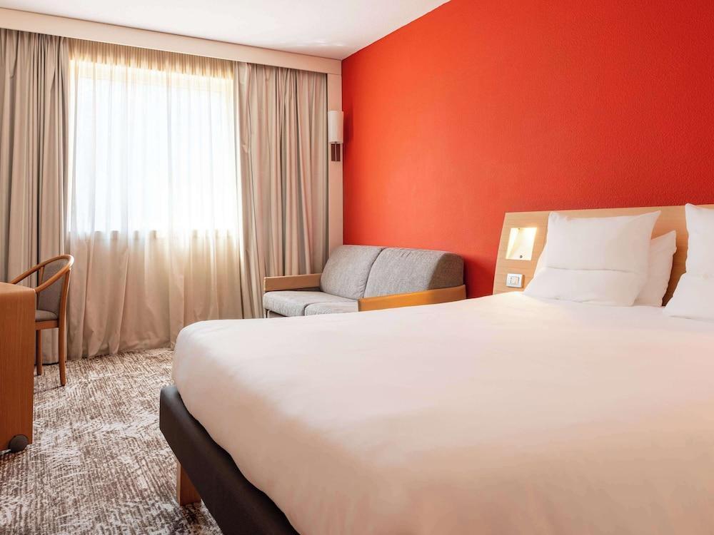 Novotel Roma Est - Tap to explore photos