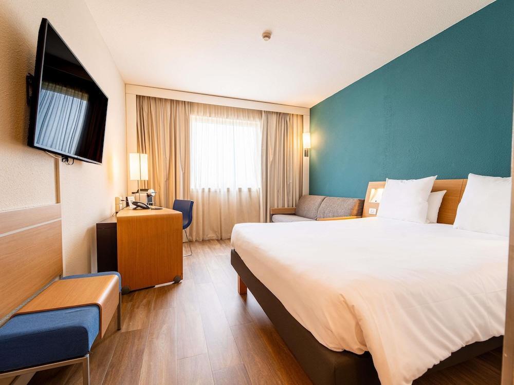 Novotel Roma Est Room Type - Executive office with parquet