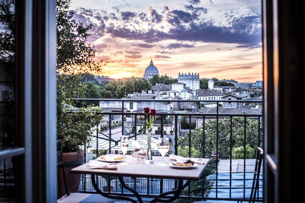 Hotel Ponte Sisto - Tap to explore photos