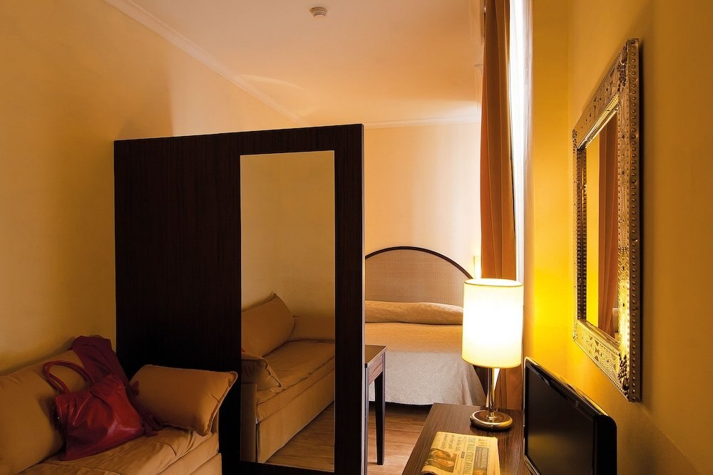 Hotel Novecento Room Type - Triple Room