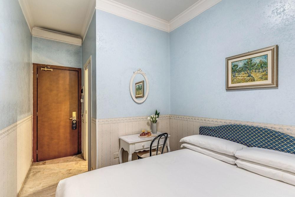Hotel Orazia - Tap to explore photos