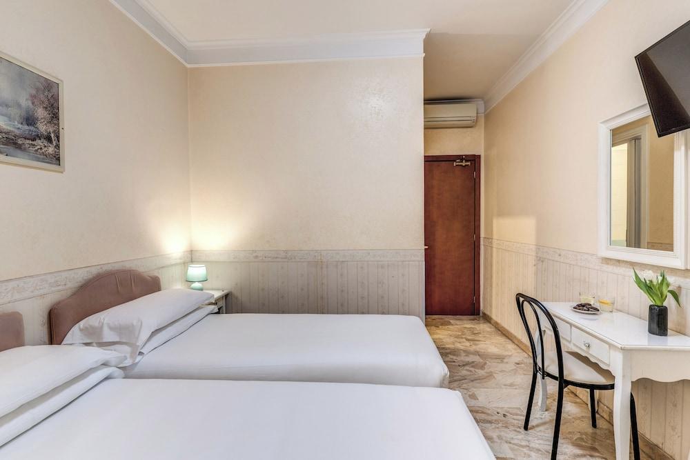 Hotel Orazia Room Type - Standard Double or Twin Room