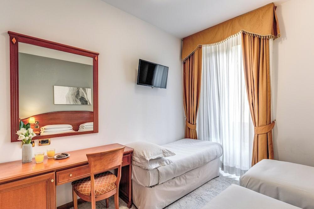 Hotel Orazia Room Type - Classic Triple Room Hotel Orazia Room Type - Classic Triple Room