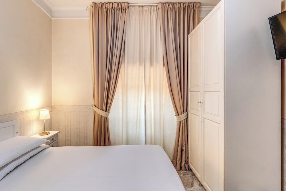 Hotel Orazia - Tap to explore photos