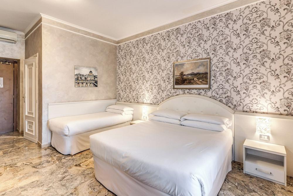Hotel Orazia Room Type - Quadruple Room Hotel Orazia Room Type - Quadruple Room