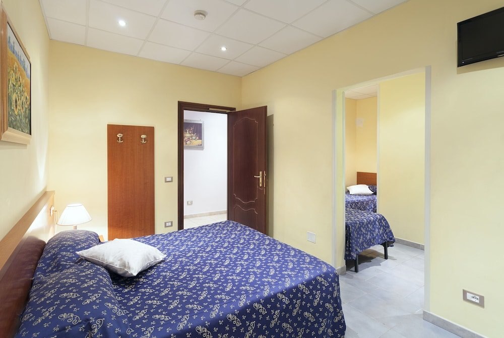 Oriente Room Type - Family Room