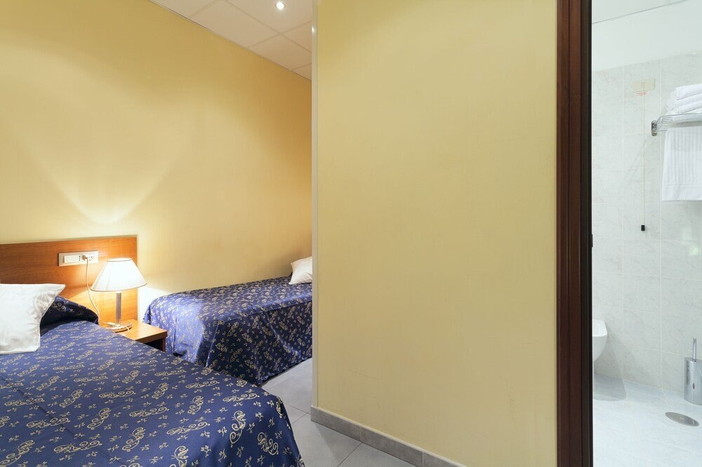 Oriente Room Type - Triple Room Oriente Room Type - Triple Room