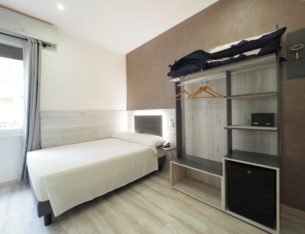 Hotel Osimar - Tap to explore photos