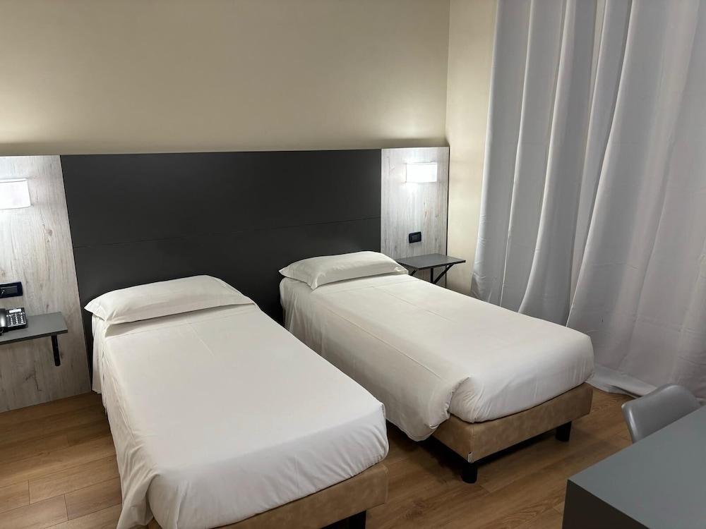 Hotel Osimar Room Type - Twin Room, 2 Twin Beds