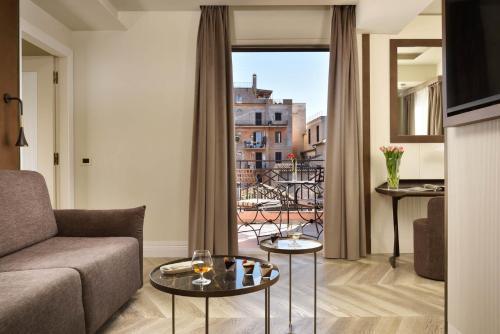 FH55 Grand Hotel Palatino - Tap to explore photos