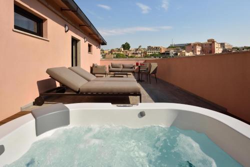 FH55 Grand Hotel Palatino - Tap to explore photos