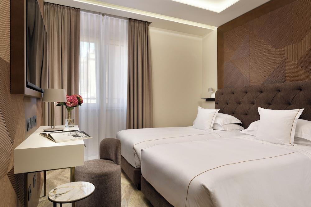 FH55 Grand Hotel Palatino Room Type - Family Room, City View