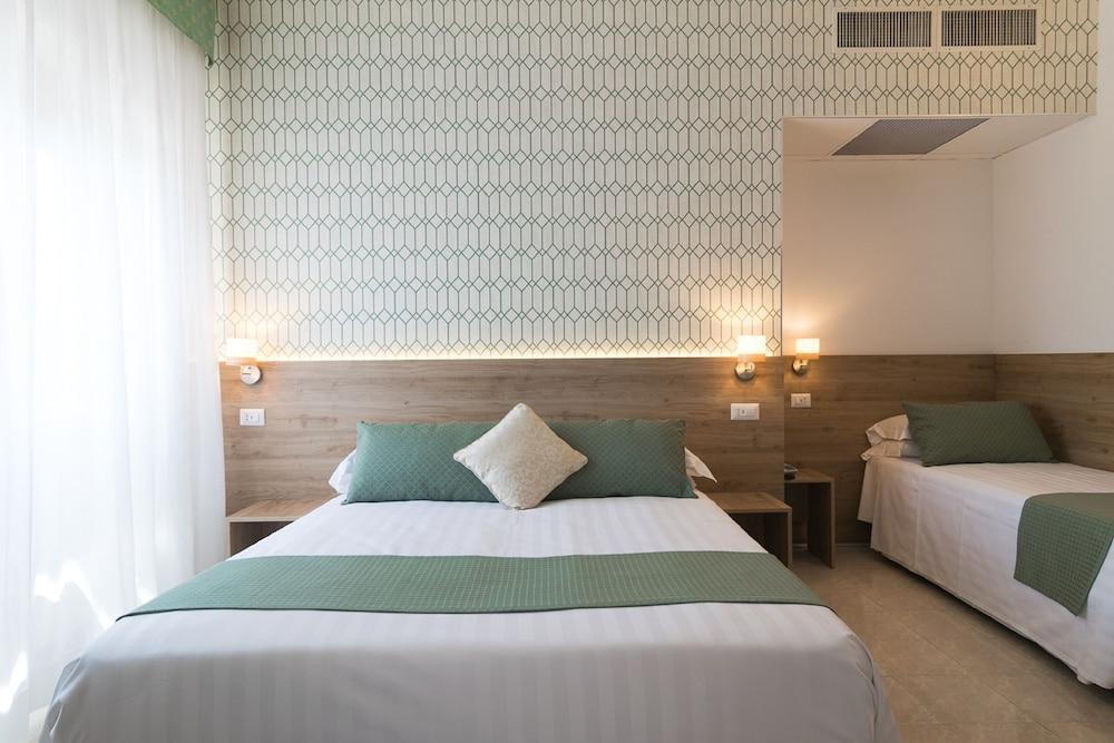 Hotel Pacific Roma Room Type - Superior Triple Room
