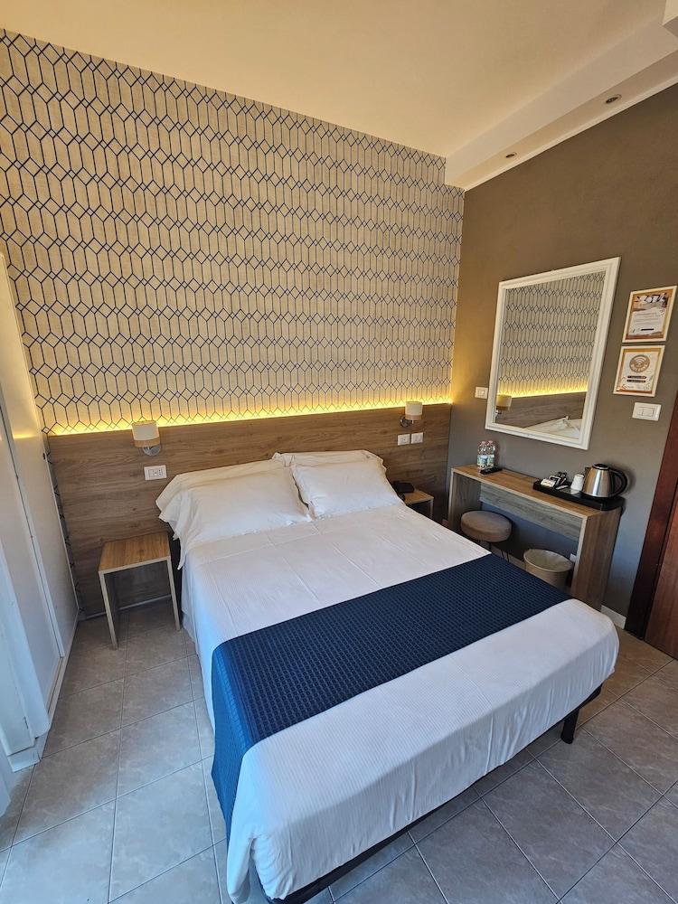 Hotel Pacific Roma - Tap to explore photos