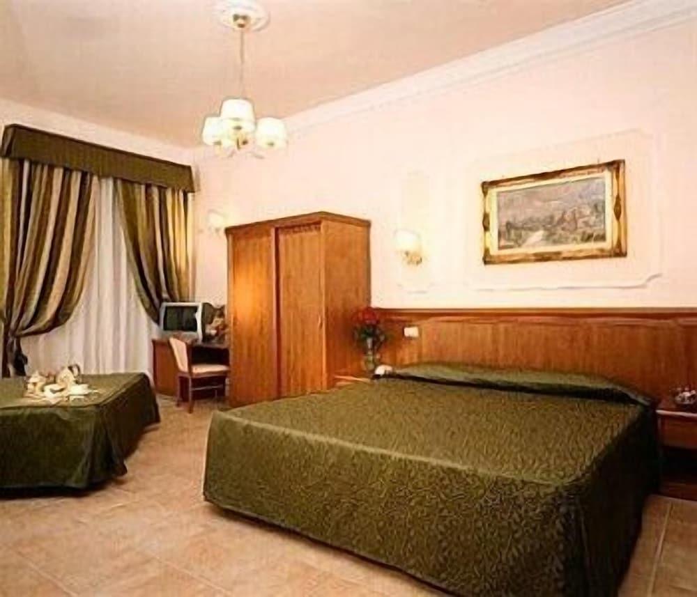 Hotel Philia Rome Room Type - Standard Triple Room