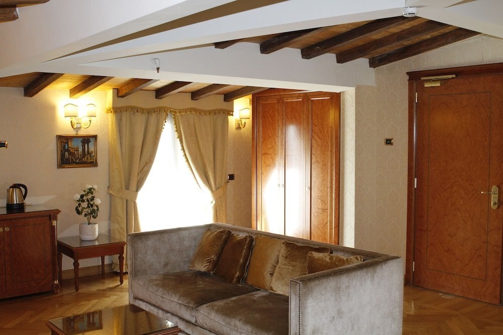 Villa Pinciana Room Type - Suite