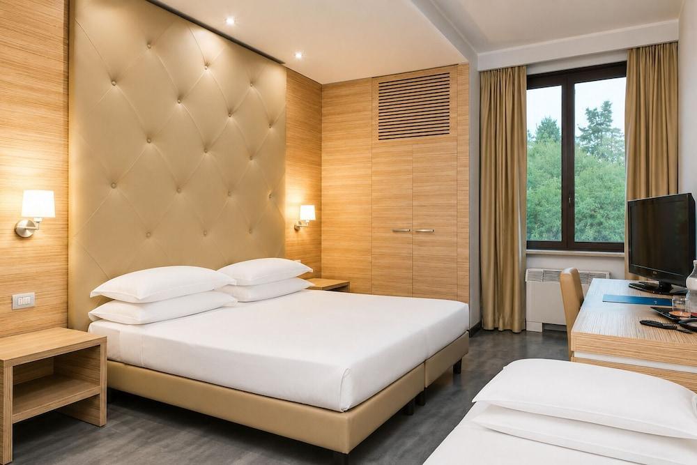 Phi Hotel Garden Area Roma Eur Room Type - Deluxe Room