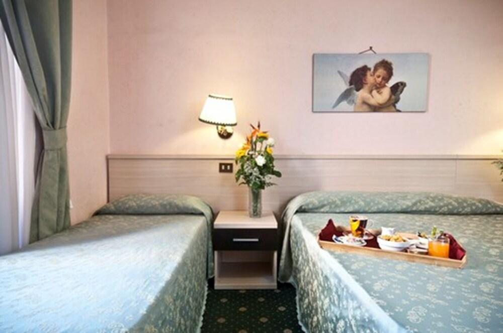 Hotel Priscilla Room Type - Triple Room
