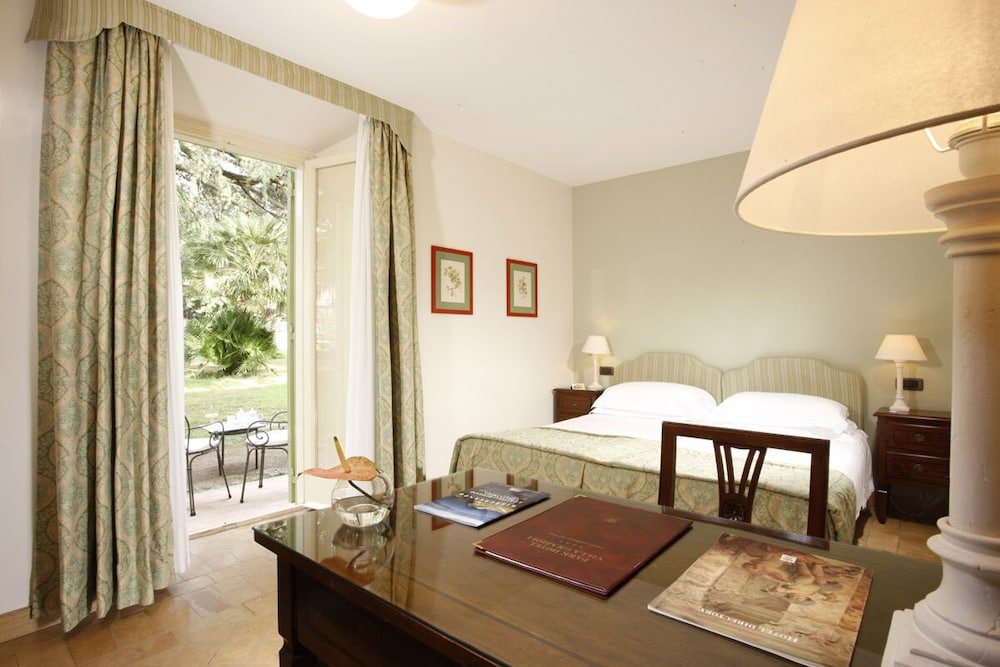 Parkhotel Villa Grazioli - Tap to explore photos
