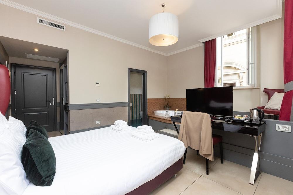 Hotel Castellino Roma - Tap to explore photos