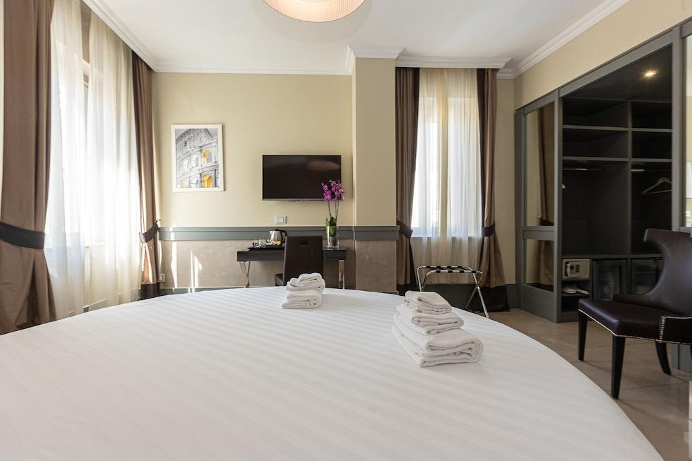 Hotel Castellino Roma - Tap to explore photos