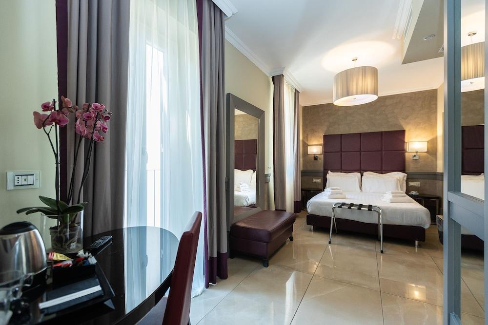 Hotel Castellino Roma - Tap to explore photos