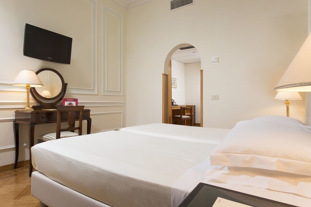 Hotel Quirinale Room Type - Small Double or Twin Room