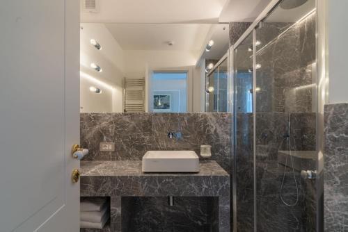 Best Western Hotel Rivoli Room Type - Junior Queen Suite with Sofa Bed and Kitchenette - Terrace/Upper Floor Best Western Hotel Rivoli Room Type - Junior Queen Suite with Sofa Bed and Kitchenette - Terrace/Upper Floor