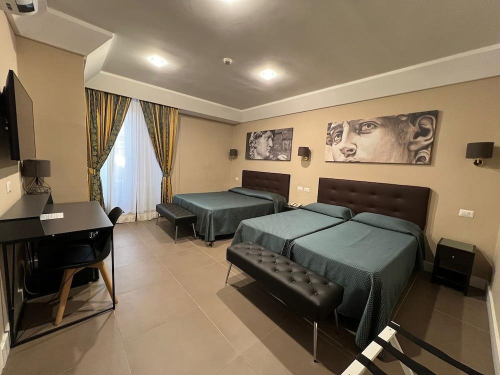 Hotel Garda Room Type - Quadruple Room Hotel Garda Room Type - Quadruple Room