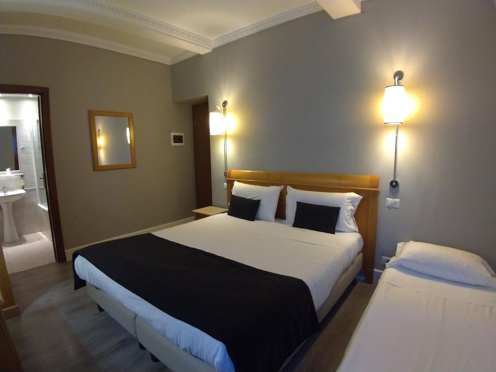 Residenza dei Quiriti Room Type - Triple Room Residenza dei Quiriti Room Type - Triple Room