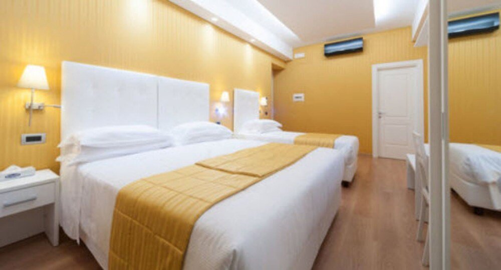 Trevi 41 Hotel Room Type - Triple Room Trevi 41 Hotel Room Type - Triple Room