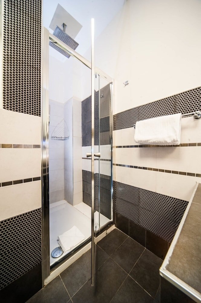 Relais Trevi 95 Boutique Hotel - Tap to explore photos