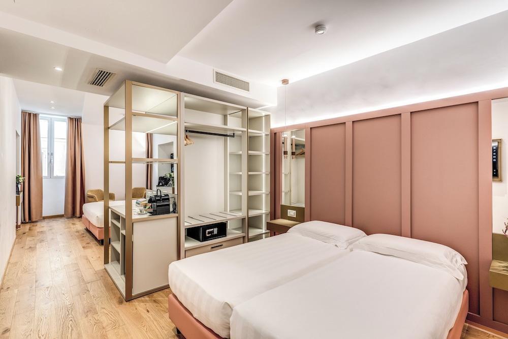 Relais Trevi 95 Boutique Hotel Room Type - Premium Quadruple Room