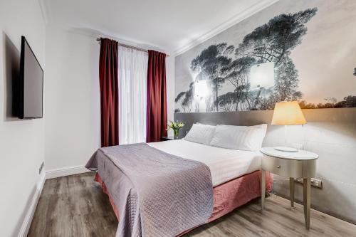 Residenza A -Via Veneto Fashion Rooms -self check-in - Tap to explore photos