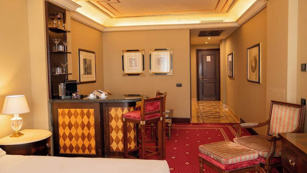 River Château Hotel Room Type - Family Junior Suite River Château Hotel Room Type - Family Junior Suite