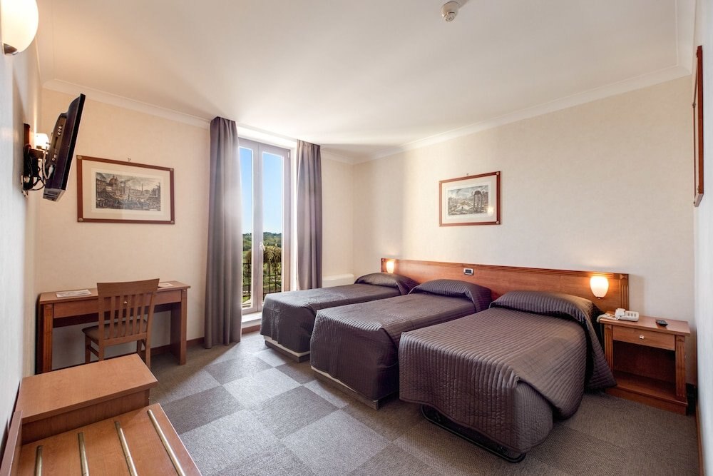 Romoli Hotel Room Type - Triple Room